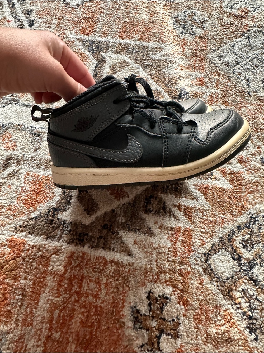 Nike Kids Black High-Top Sneakers. Size 9c